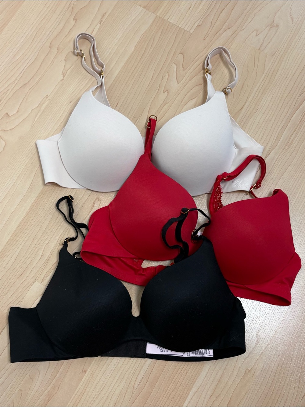 Lot of 3 Incredible by Victoria's Secret Perfect Shape Push Up Bras Size 32A